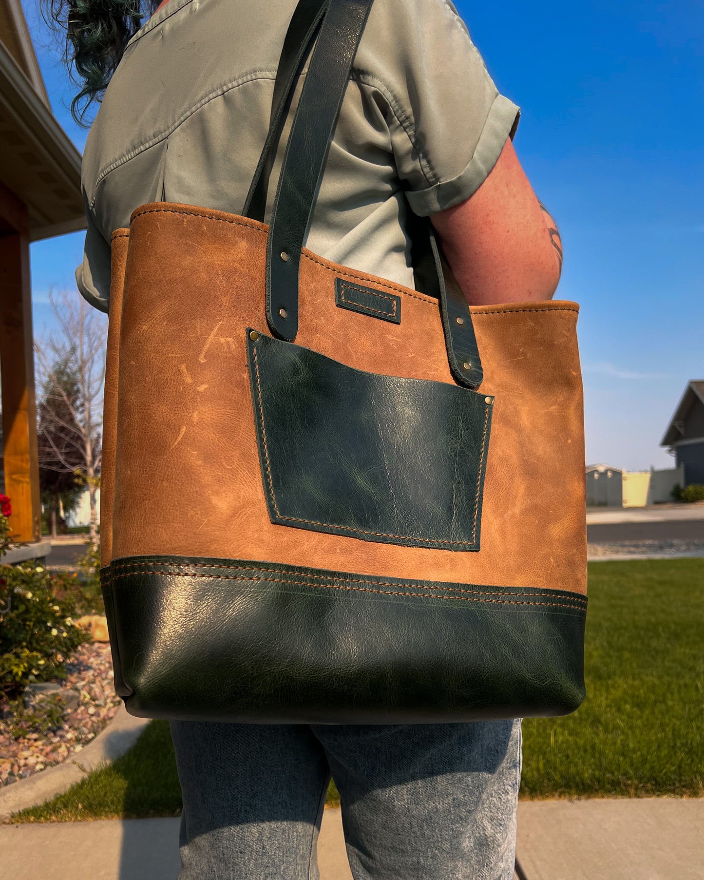 Classic Tote - Crazy Horse Brown & Emerald